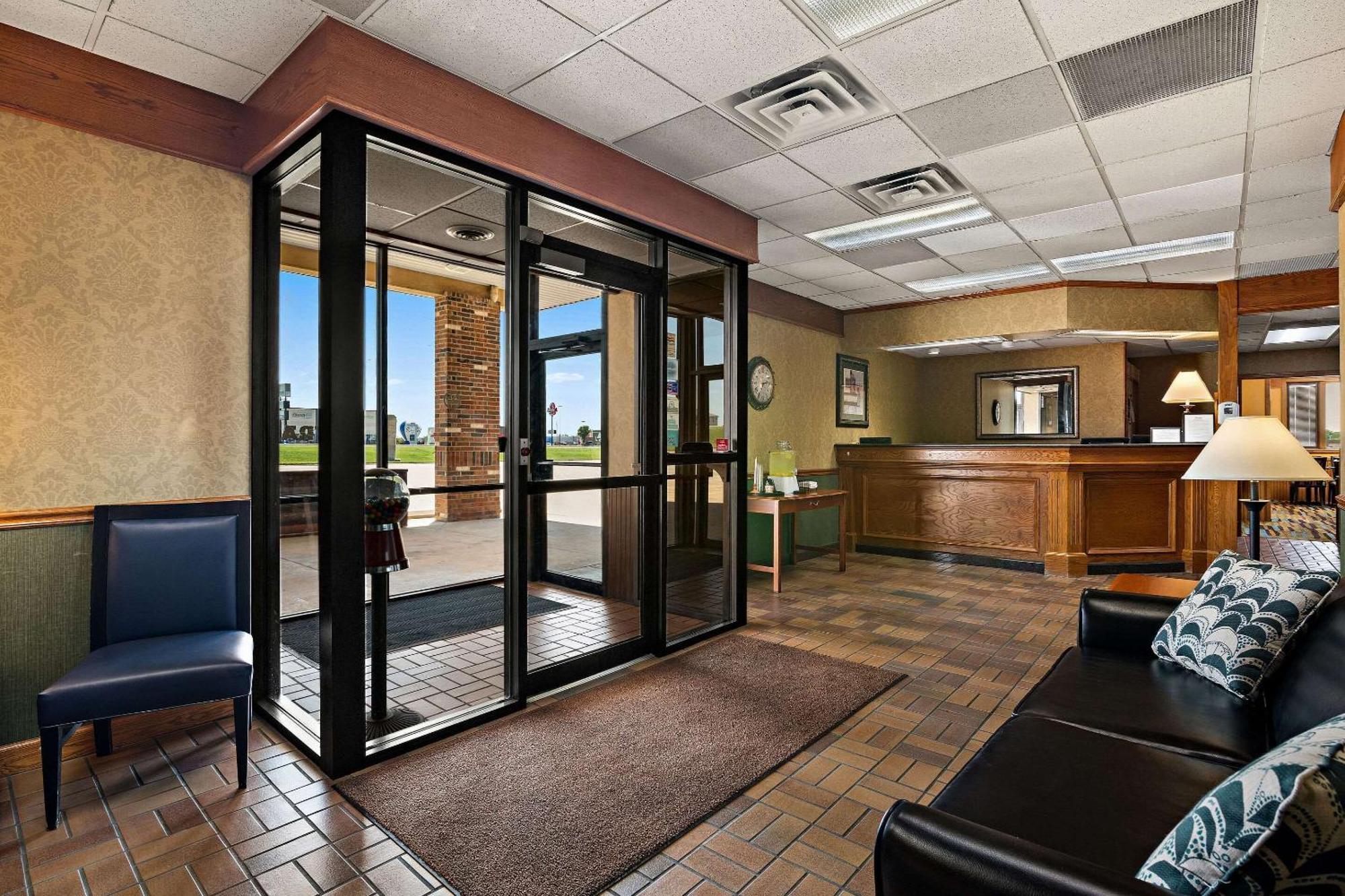 Rodeway Inn McPherson Екстер'єр фото