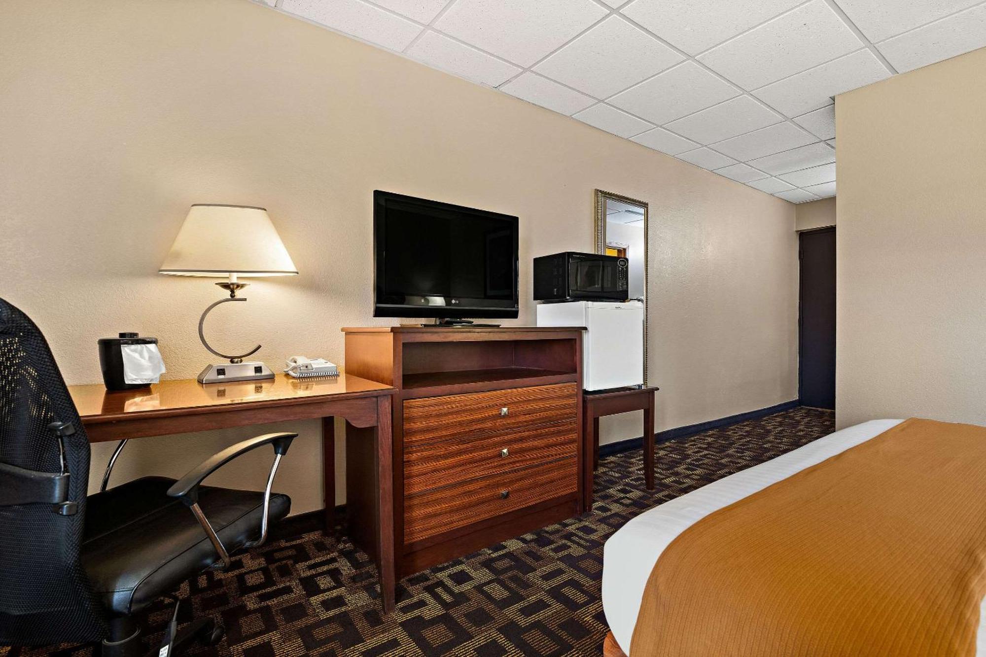 Rodeway Inn McPherson Екстер'єр фото