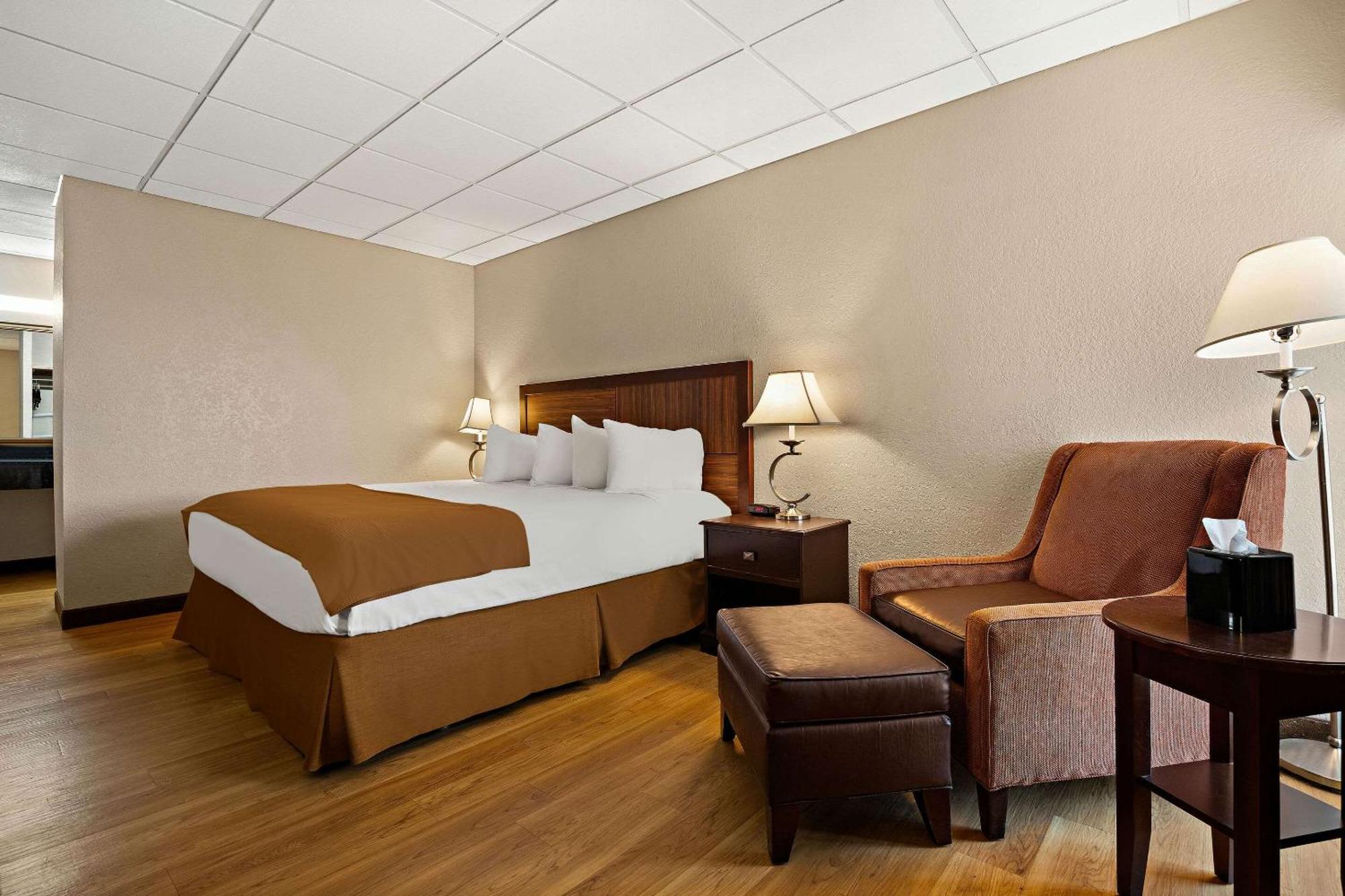 Rodeway Inn McPherson Екстер'єр фото